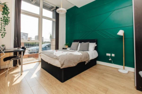 COSY 2BD APT w PARKVIEWS TERRACE & SUPERFAST WIFI
